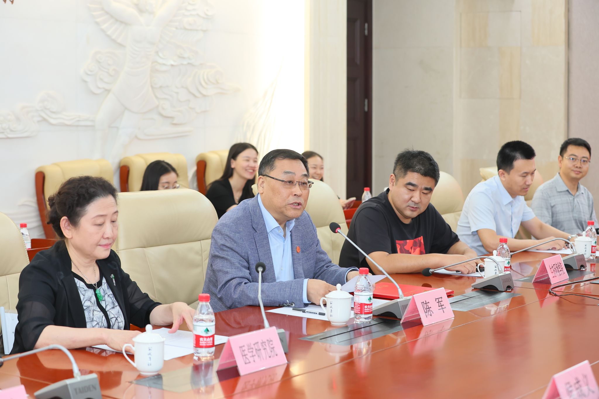 陳軍教授發(fā)言.JPG 陳軍教授發(fā)言.JPG