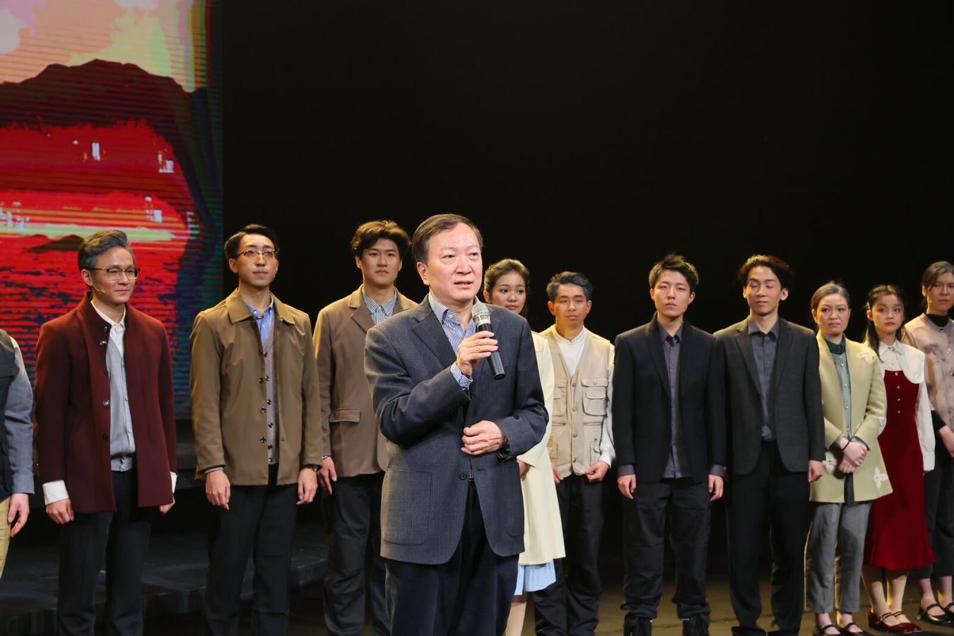 5 李言榮書記觀看《大國之藍》首演并發表講話.jpg 5 李言榮書記觀看《大國之藍》首演并發表講話.jpg