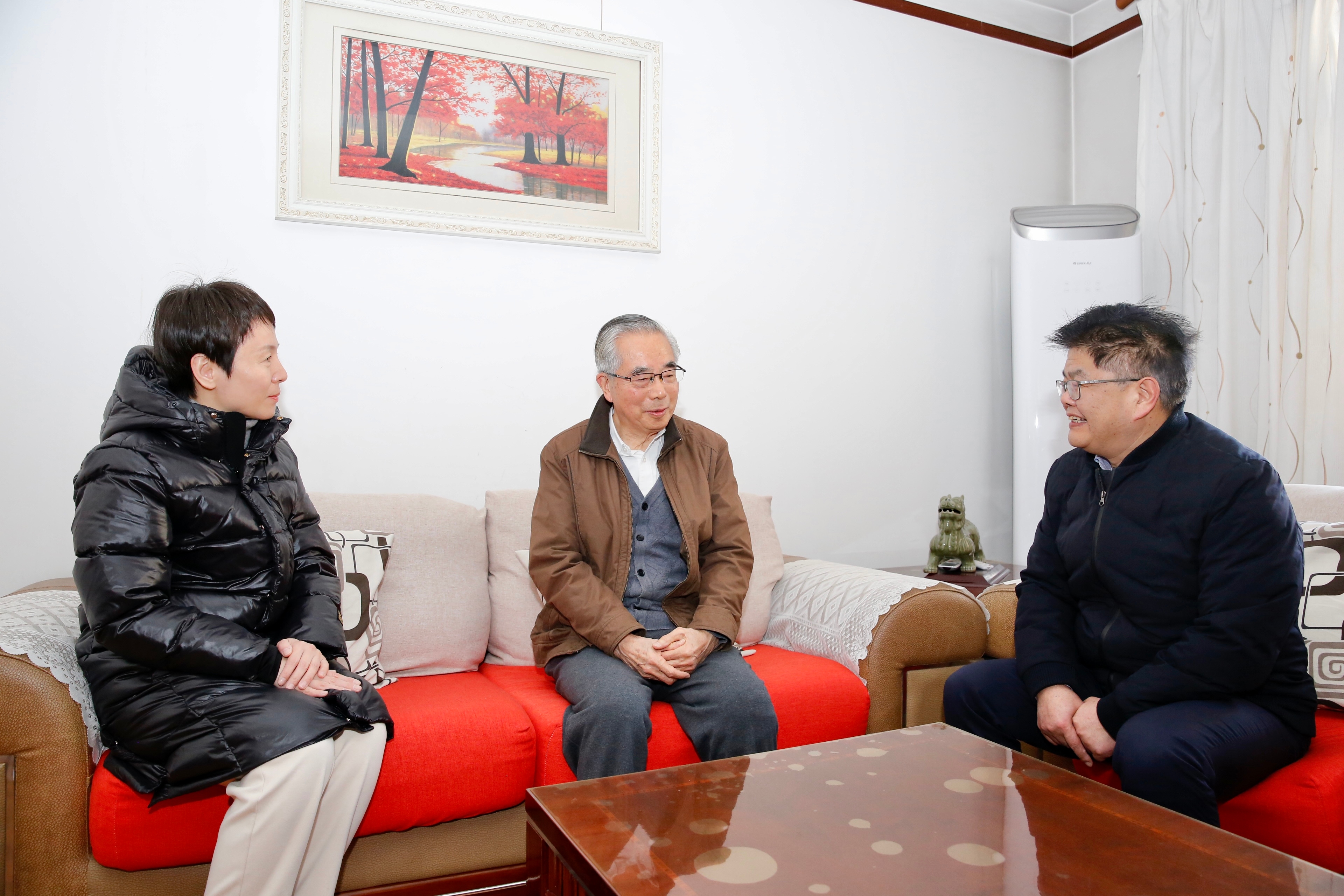 楊曉慰問羅子健.jpg